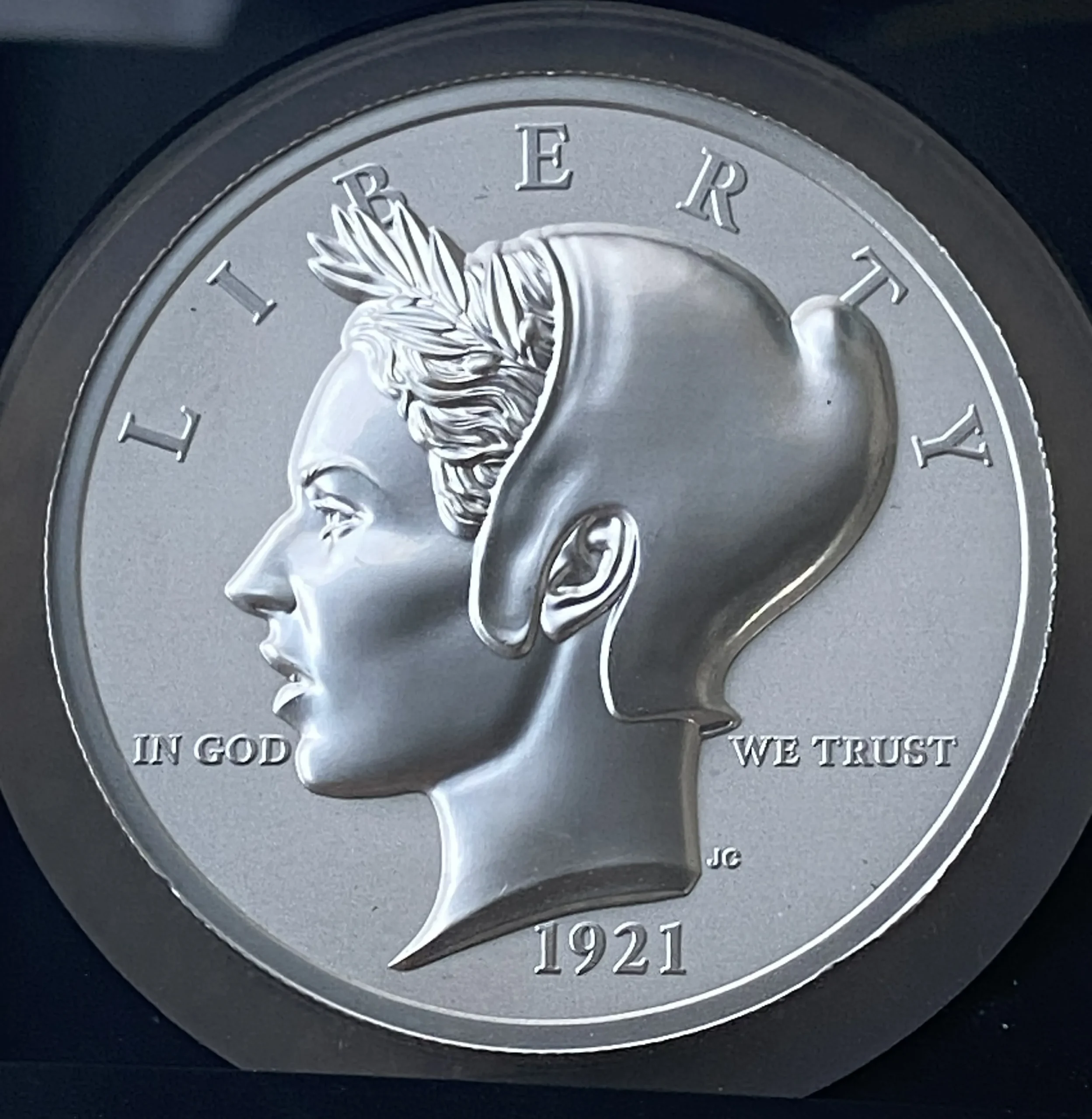 2023年 アメリカ 純銀2オンス銀メダル(ピースダラー) ウルトラハイレリーフ SP70かつFDI サインラベル NGC 堂々最高鑑定品! - 画像 (3)