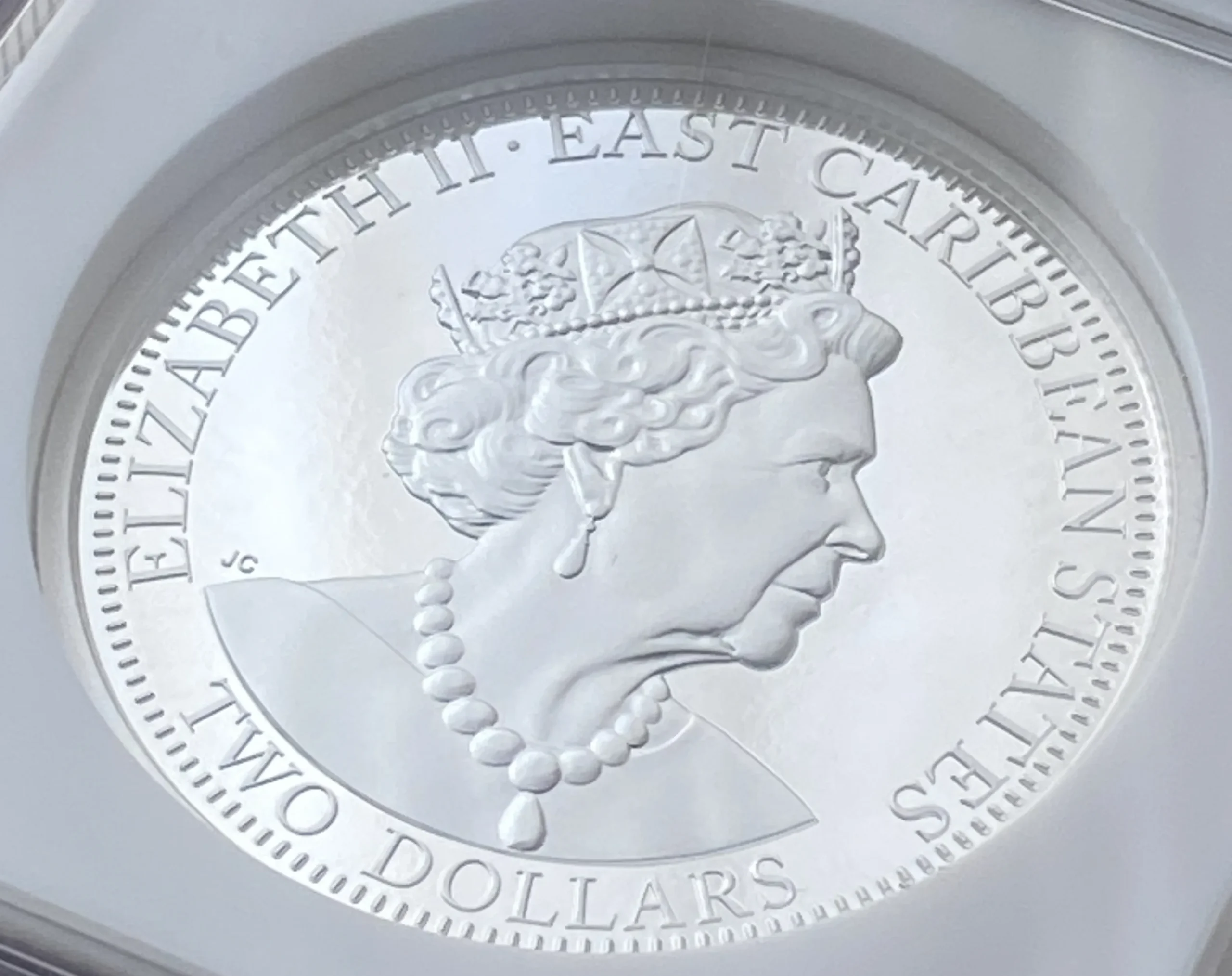 2021年 東カリブ諸国 2ドルプルーフピエフォー銀貨 シルバー・ダラー・ガール PF70UCかつFDI サインラベル NGC 堂々最高鑑定品! - 画像 (4)