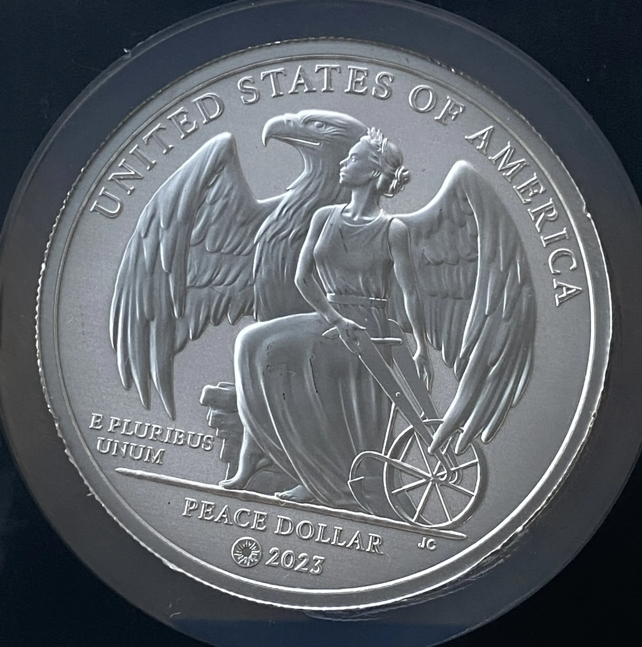 2023年 アメリカ 純銀2オンス銀メダル(ピースダラー) ウルトラハイレリーフ SP70かつFDI サインラベル NGC 堂々最高鑑定品! - 画像 (6)