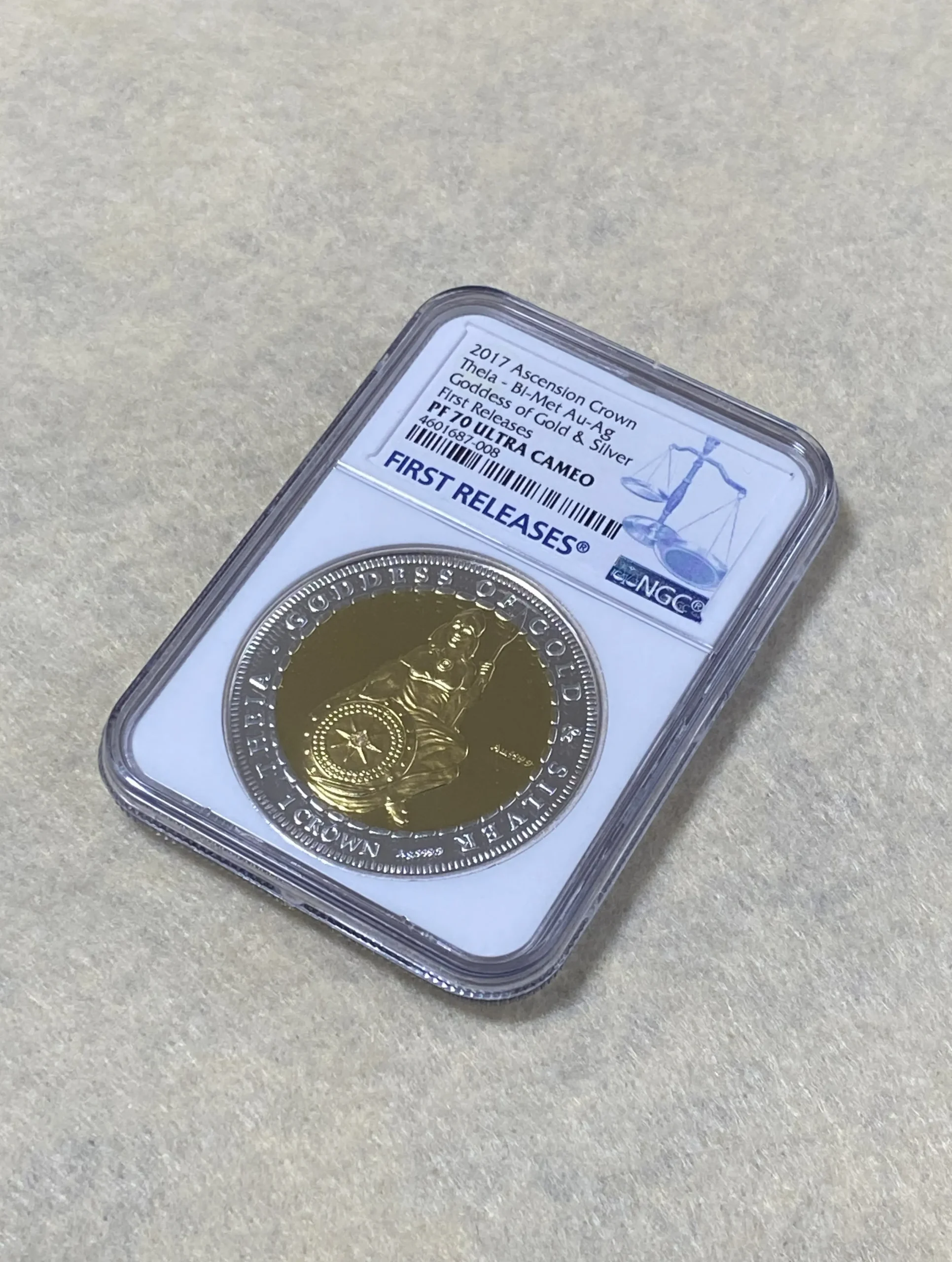 【地金価格∔20000円】2017年 アセンション島 1クラウン バイメタル金銀貨(純金1オンス+純銀0.5オンス)テイア ダイアモンド内包 PF70UCかつFR NGC 堂々最高鑑定品! - 画像 (2)