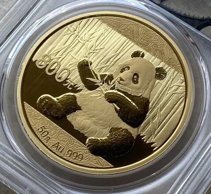 2017年 中国 800元 パンダ プルーフ金貨（純金50g） デザイナー程超氏 直筆サイン入りラベル PR70 DEEP CAMEO First Strike PCGS 堂々最高鑑定品！