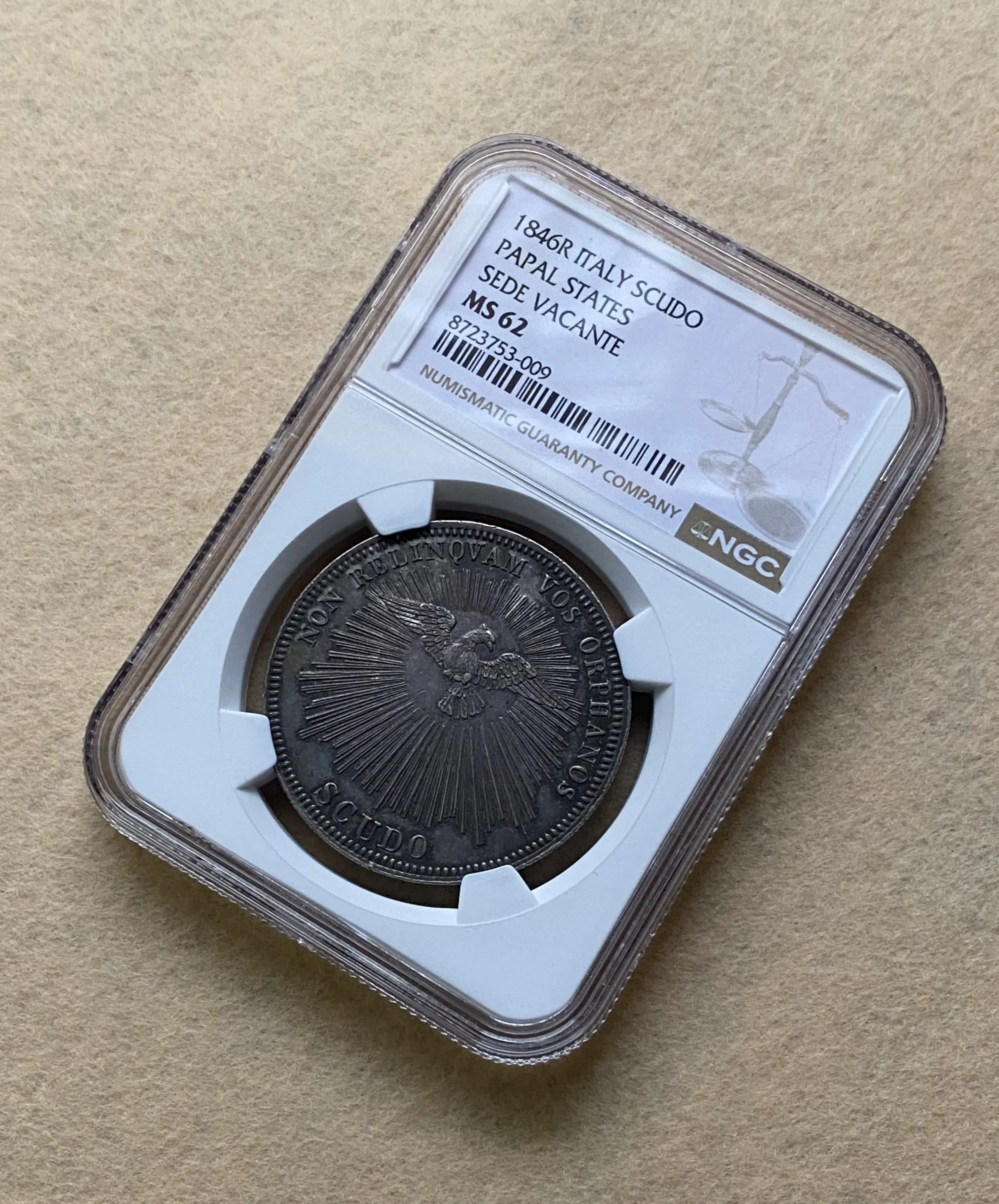 1846年 教皇領 セデ・ヴァカンテ スクード銀貨 教皇空位期 稀少 NGC MS62! - 画像 (2)