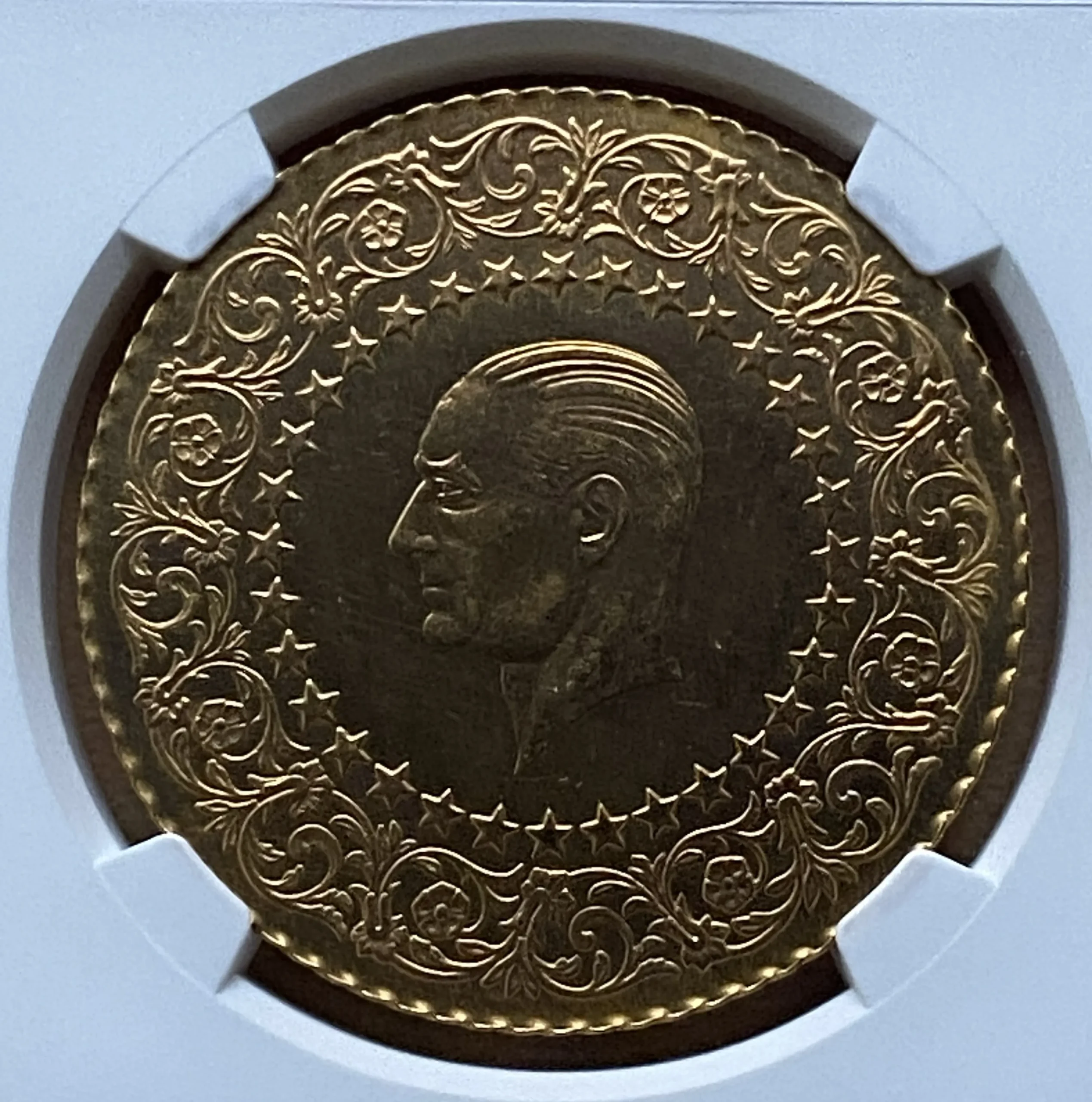 【フリマアプリ併売中(商品説明文一読下さい。)】1970年 トルコ 250クルシュ金貨 モネー・デ・リュクス アタチュルク NGC MS63 準最高鑑定品! - 画像 (3)