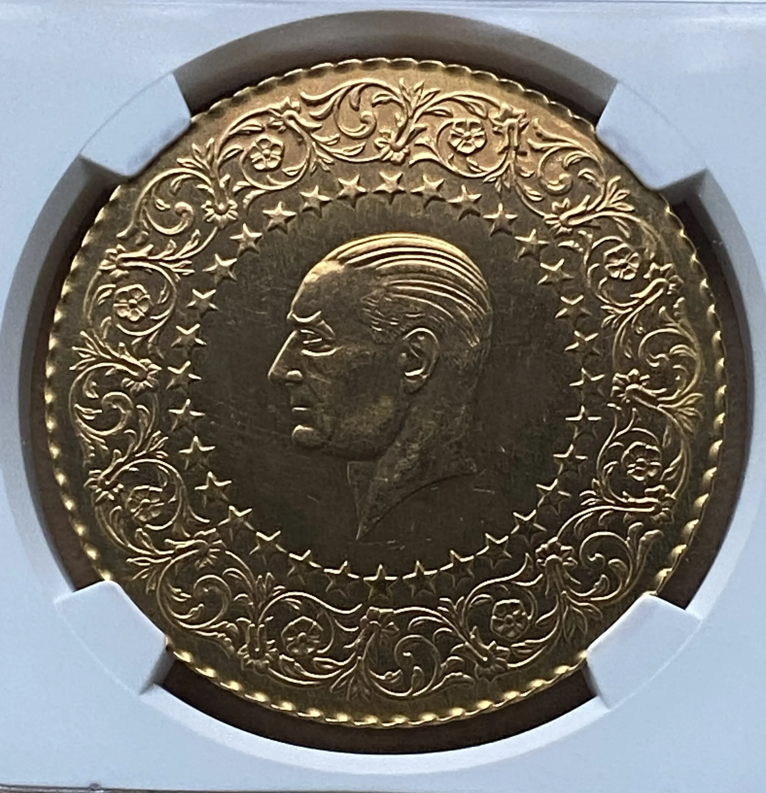 【フリマアプリ併売中(商品説明文一読下さい。)】1970年 トルコ 250クルシュ金貨 モネー・デ・リュクス アタチュルク NGC MS63 準最高鑑定品! - 画像 (4)