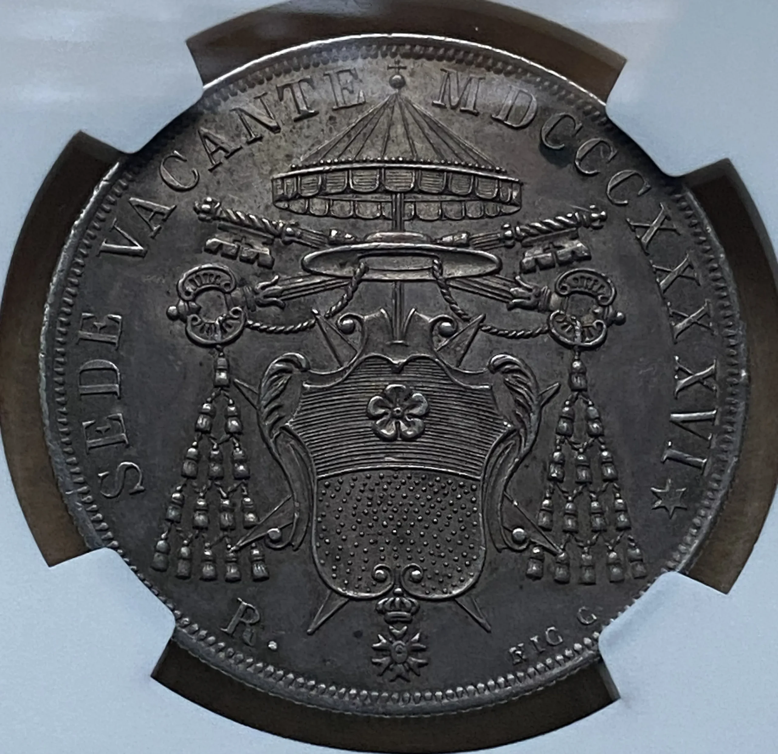 1846年 教皇領 セデ・ヴァカンテ スクード銀貨 教皇空位期 稀少 NGC MS62! - 画像 (7)