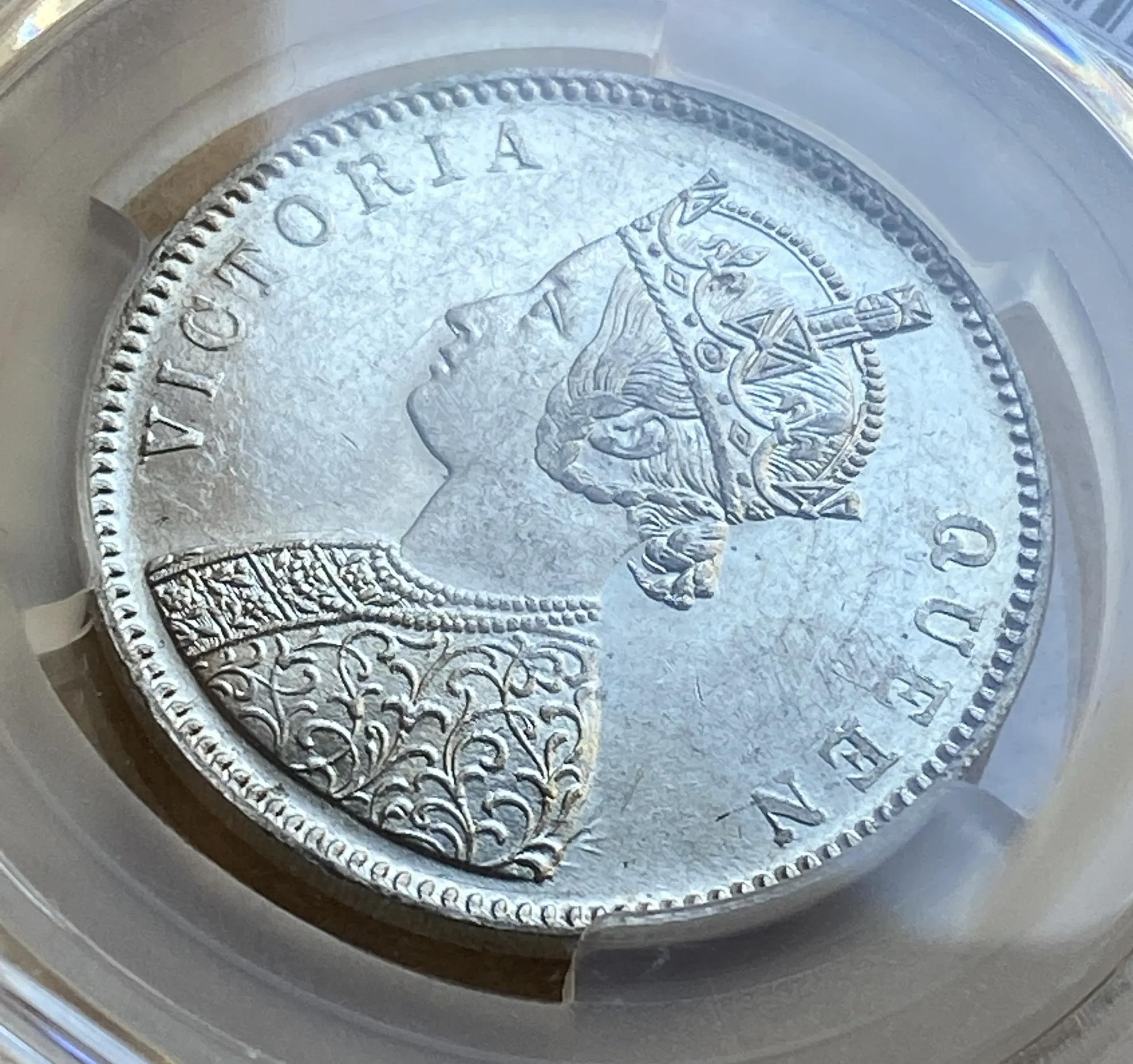1862年 イギリス領インド ヴィクトリア女王 1ルピー銀貨 直接統治初期発行 PCGS MS62!
