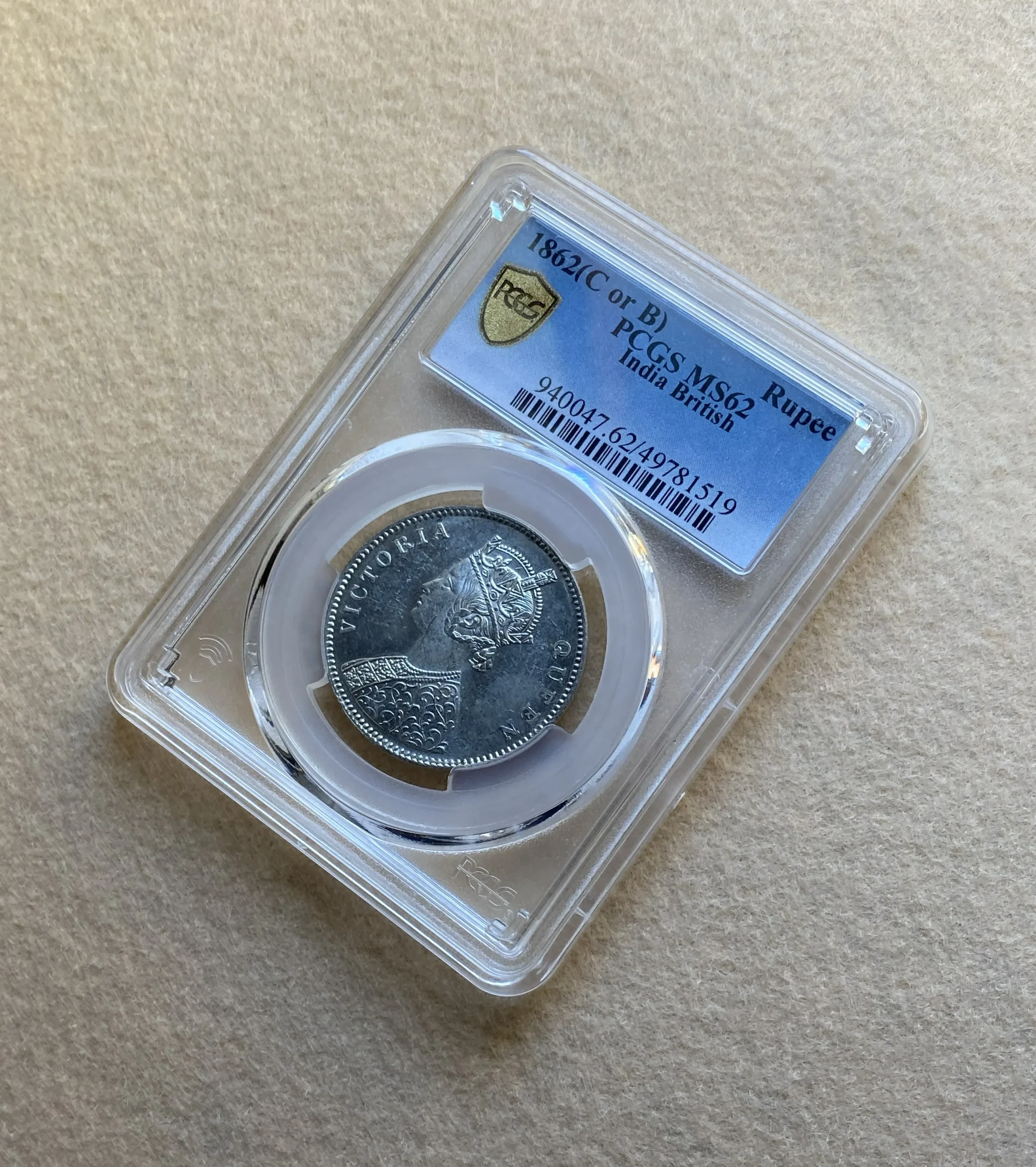 1862年 イギリス領インド ヴィクトリア女王 1ルピー銀貨 直接統治初期発行 PCGS MS62! - 画像 (2)
