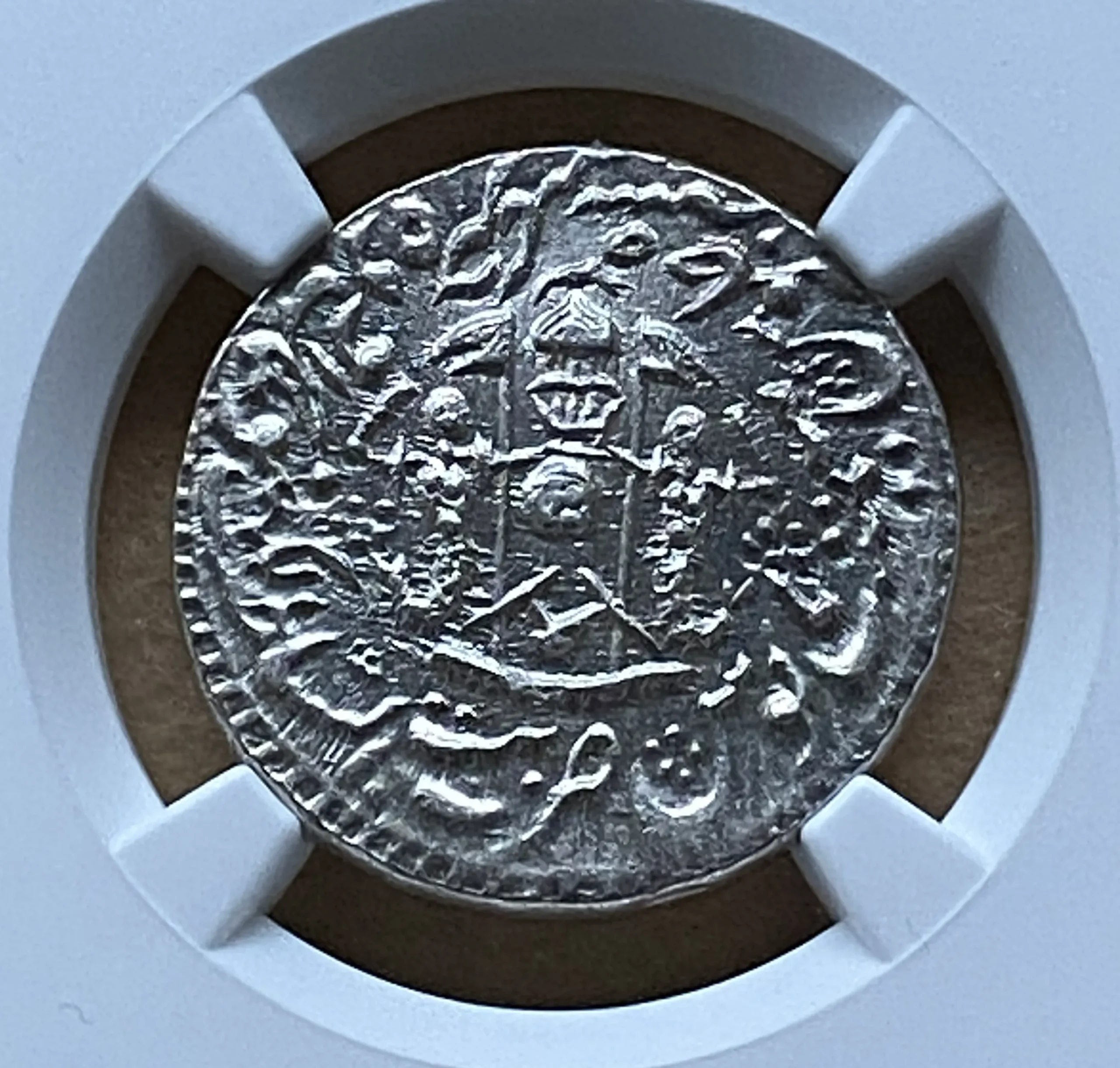 【フリマアプリ併売中(商品説明文一読下さい。)】1851/1852年(AH1268年 インド アワド藩王国 ワジド・アリー・シャー 1ルピー銀貨 NGC MS66 準最高鑑定! - 画像 (3)