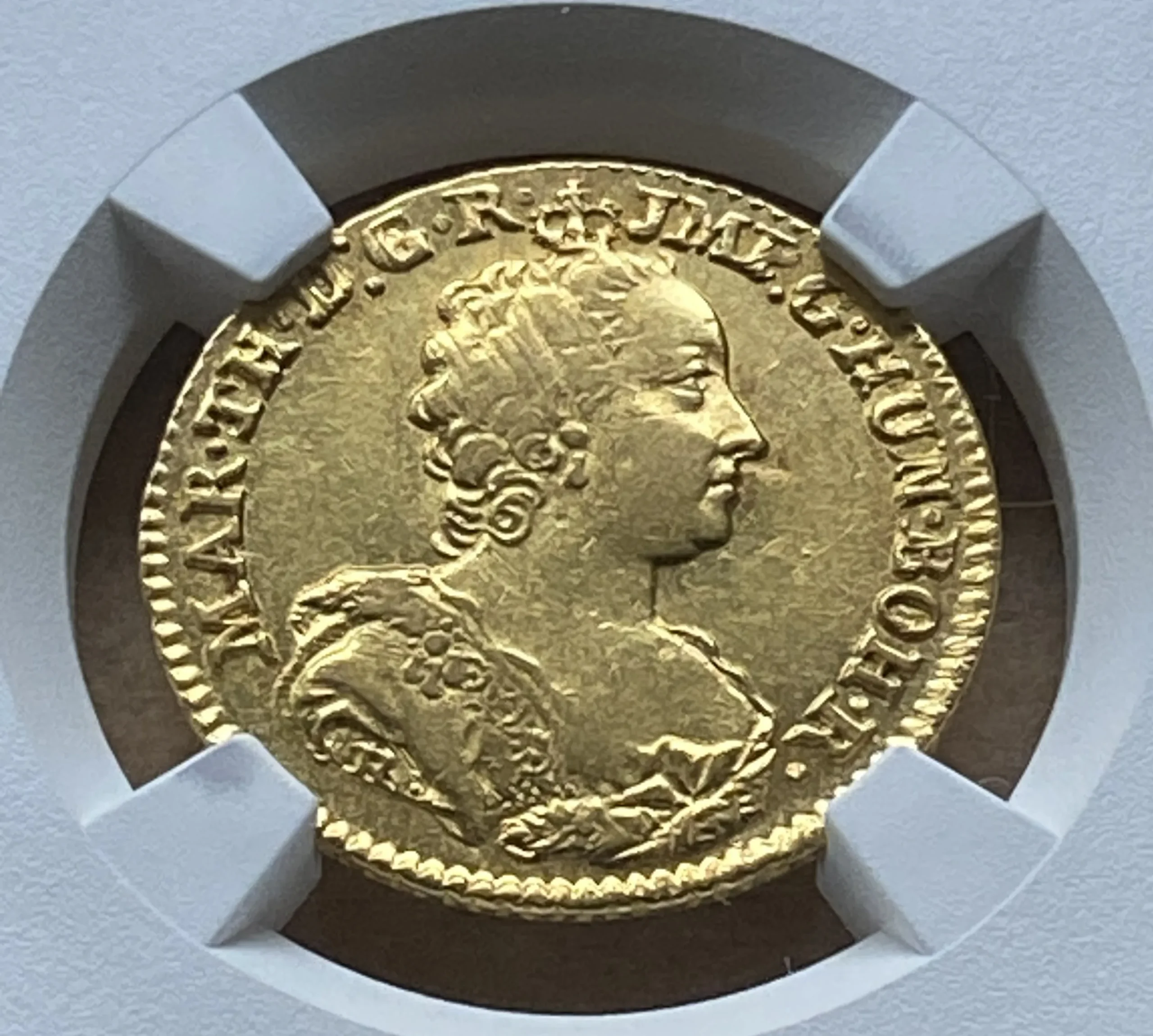1753年 オーストリア領ネーデルラント マリア・テレジア 1/2ソブラン・ドール金貨 NGC AU58 準最高鑑定品! - 画像 (3)
