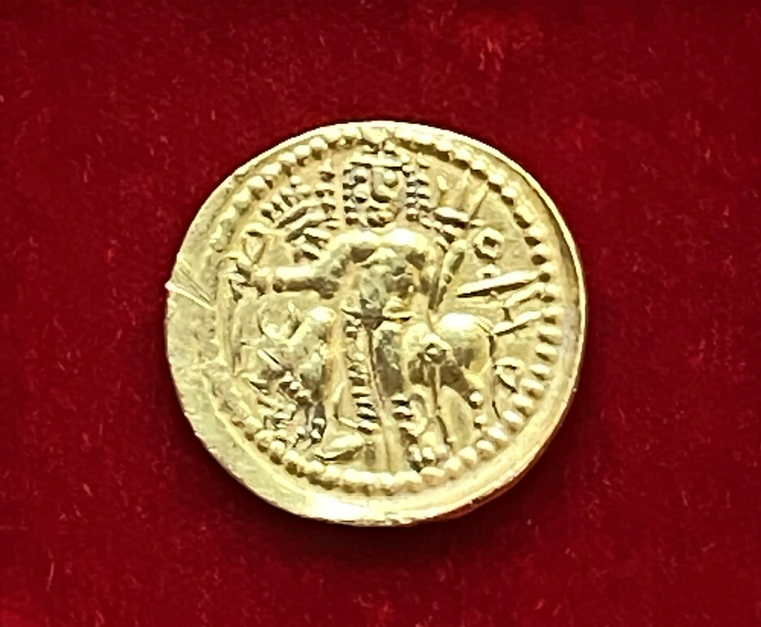 インド クシャーナ朝 ヴァスデーヴァ1世 ディナール金貨(7.72g) 190-230年 シヴァ神意匠 稀少古代金貨! - 画像 (6)